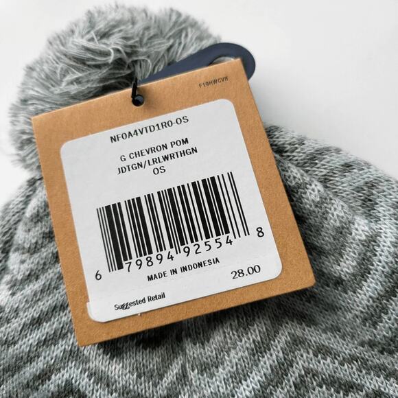 NWT The North Face Chevron Pom Beanie Youth Hat Fleece Lined Jadeite Green - Picture 2 of 6